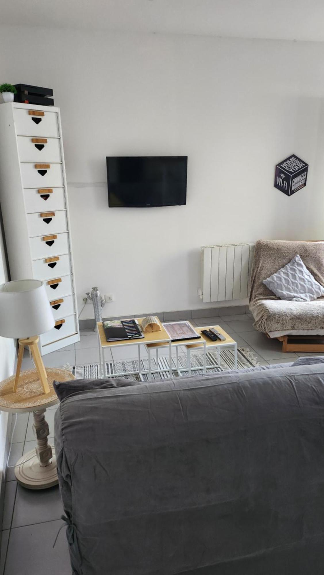 Joli Studio En Centre Ville Faremoutiers Εξωτερικό φωτογραφία