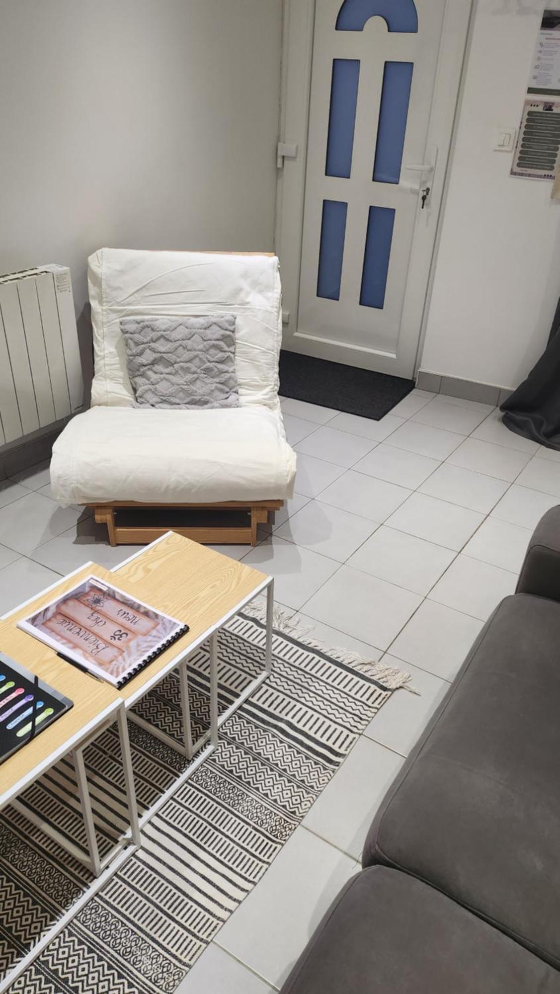 Joli Studio En Centre Ville Faremoutiers Εξωτερικό φωτογραφία